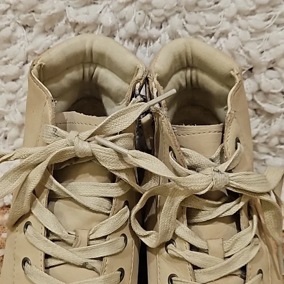 Ugg Hightop Leather Shoes - Picture 4 of 16